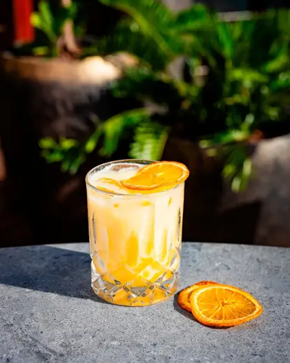 /clients/Hilton/sunset_bar.jpg